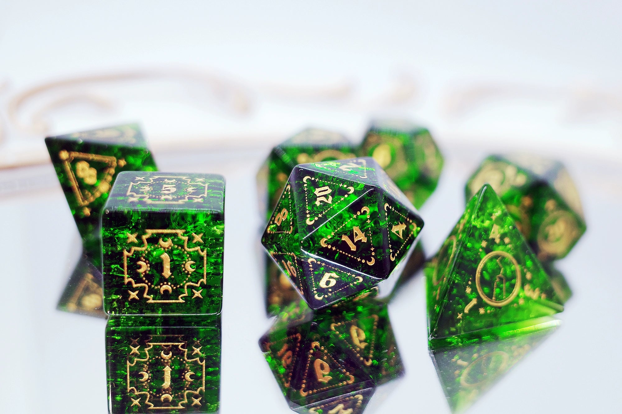 Green Zircon Lightning Popping Gem Dice COC Dungeons And Dragons Dnd TRPG - Masters Dice