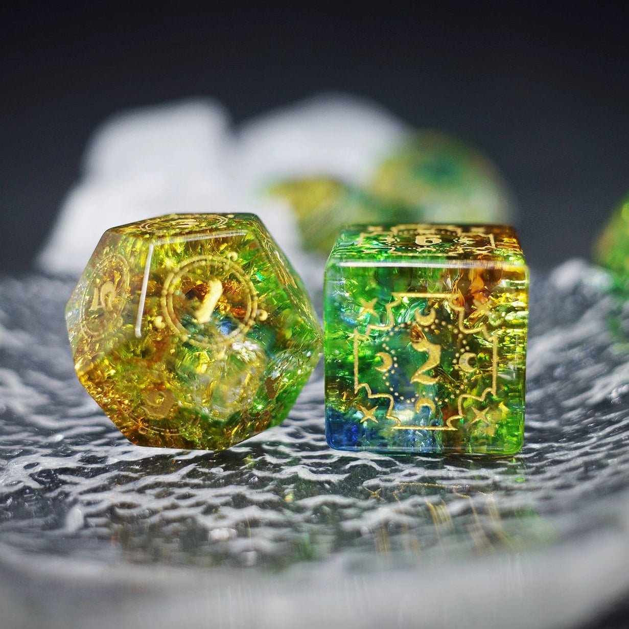 Emerald Green Garden Popping Glass Gem Dice COC Dragon And Dungeon Dnd TRPG - Masters Dice