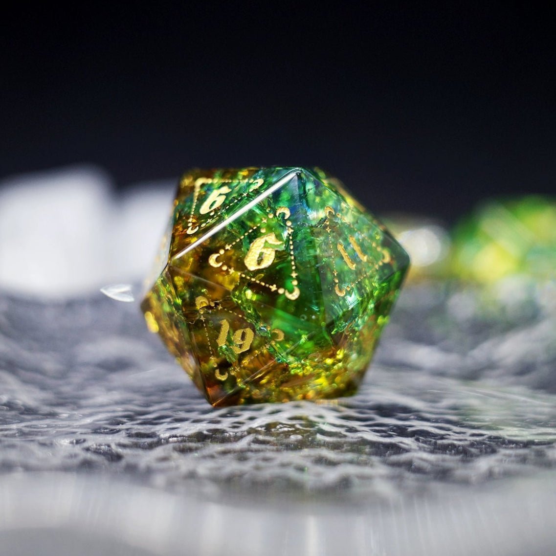Emerald Green Garden Popping Glass Gem Dice COC Dragon And Dungeon Dnd TRPG - Masters Dice